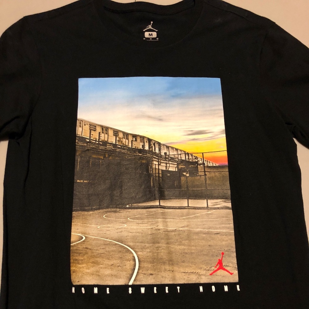 Jordan tee size medium